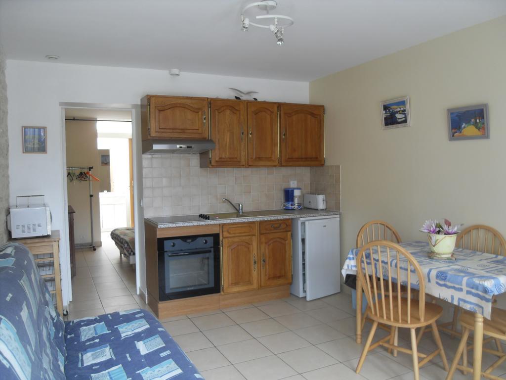Maison En Pierre Lägenhet Port-en-Bessin-Huppain Rum bild